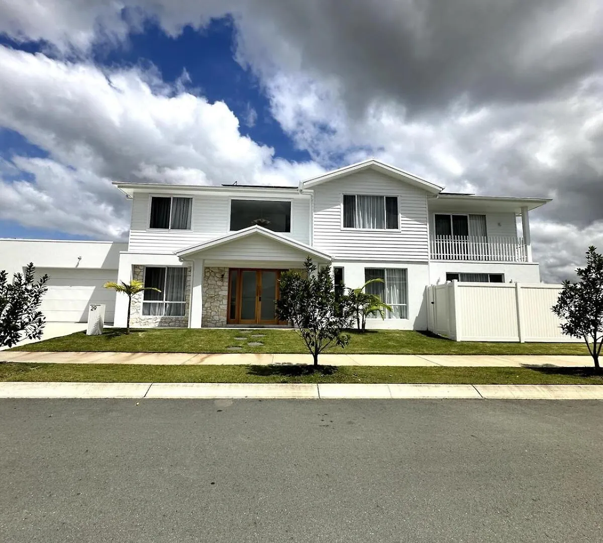 Coco Haus - Luxury Family Oasis With Heated Pool Villa Palmview